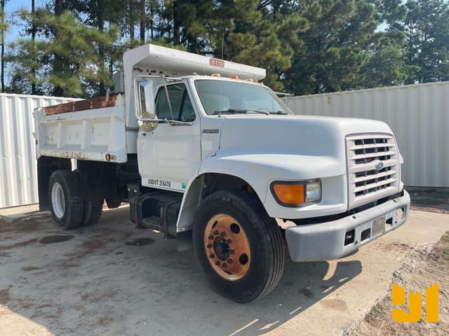 Image of Ford F-800 equipment image 2