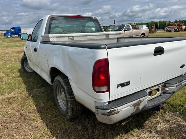 Image of Ford F-150 equipment image 2