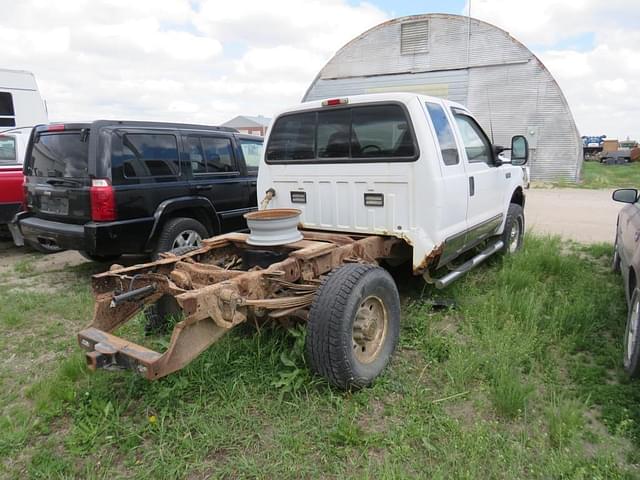 Image of Ford F-250 equipment image 3