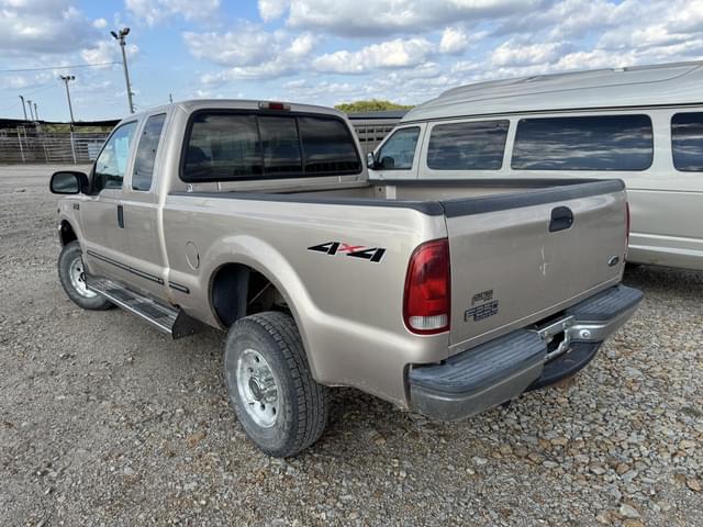 Image of Ford F-250 equipment image 3