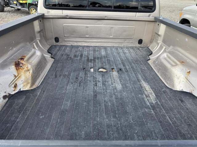 Image of Ford F-250 equipment image 4