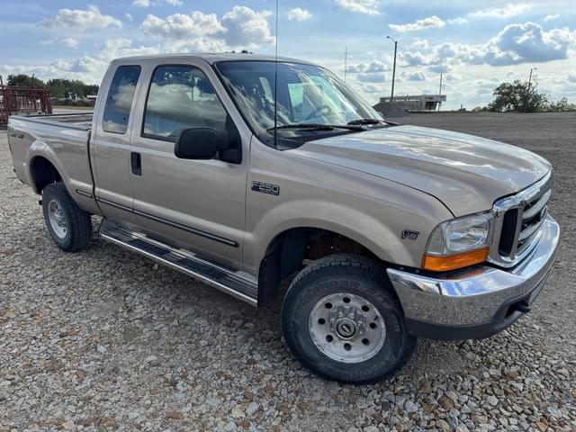 Image of Ford F-250 equipment image 1