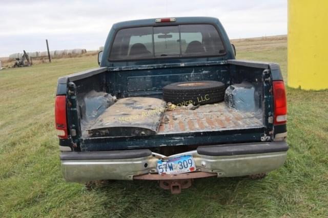 Image of Ford F-250 equipment image 2