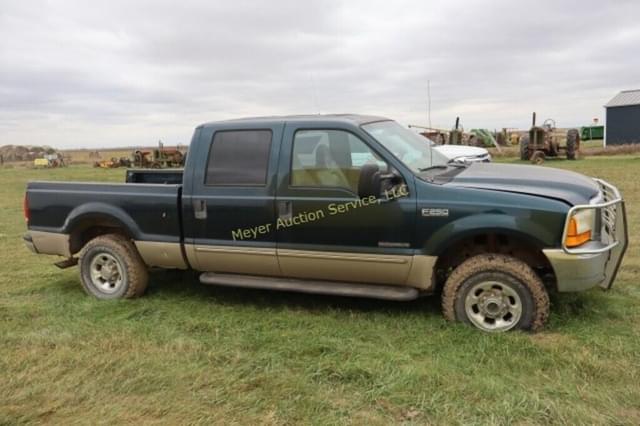 Image of Ford F-250 equipment image 4