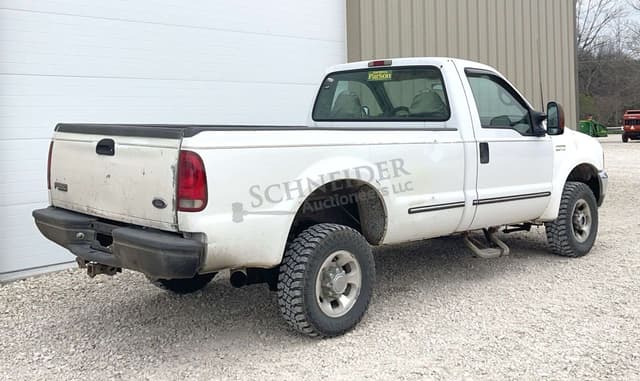 Image of Ford F-250 equipment image 4