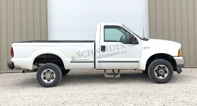 Image of Ford F-250 equipment image 2