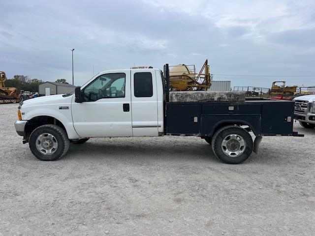 Image of Ford F-250 equipment image 2
