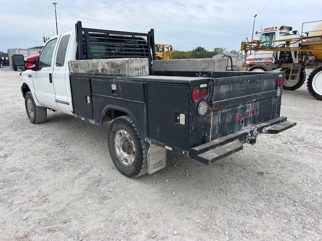 Image of Ford F-250 equipment image 3