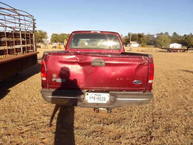 Image of Ford F-250 equipment image 3