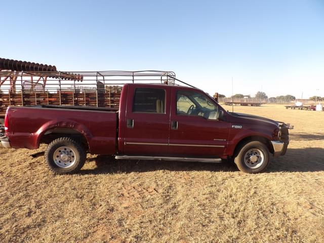 Image of Ford F-250 equipment image 1