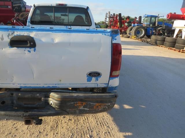 Image of Ford F-250 equipment image 4
