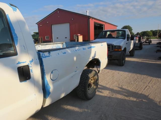 Image of Ford F-250 equipment image 2