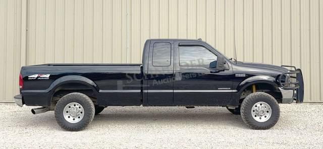 Image of Ford F-250 equipment image 2