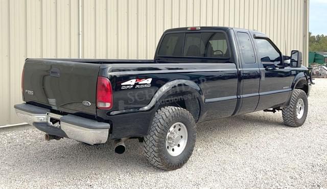 Image of Ford F-250 equipment image 4