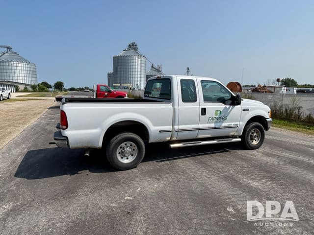 Image of Ford F-250 equipment image 4