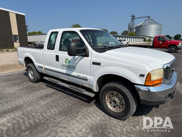 Image of Ford F-250 equipment image 1