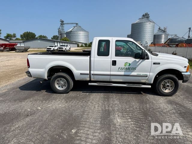 Image of Ford F-250 equipment image 3