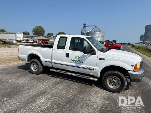 Image of Ford F-250 equipment image 2
