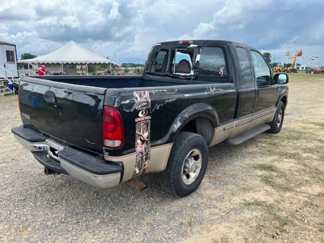 Image of Ford F-250 equipment image 3