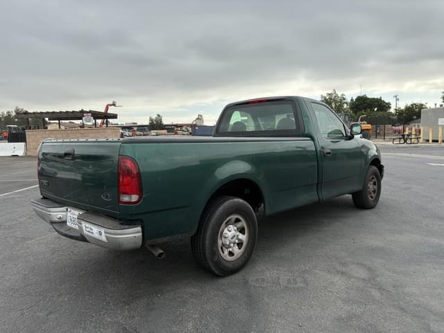 Image of Ford F-250 equipment image 2