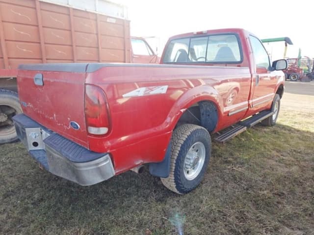 Image of Ford F-250 equipment image 1