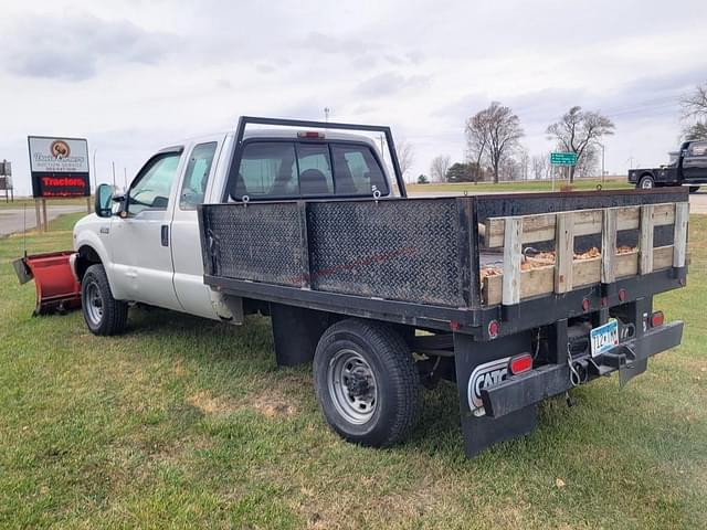 Image of Ford F-250 equipment image 2