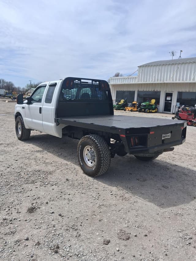 Image of Ford F-250 equipment image 2