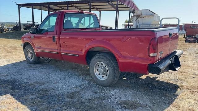 Image of Ford F-250 equipment image 2