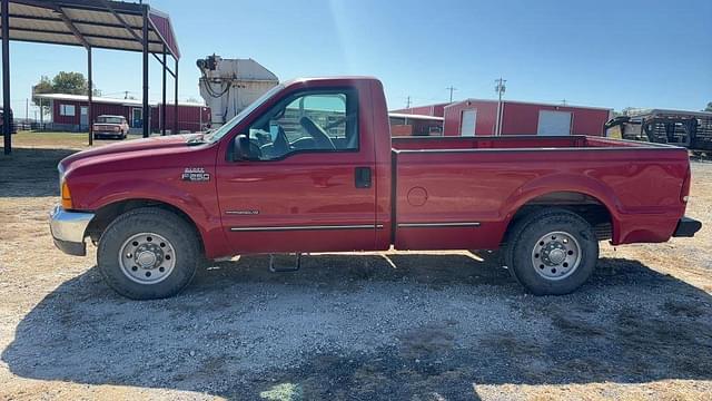 Image of Ford F-250 equipment image 1