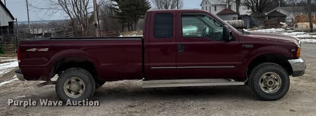 Image of Ford F-250 equipment image 3