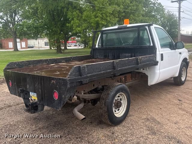 Image of Ford F-250 equipment image 4