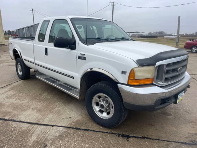 Image of Ford F-250 equipment image 2