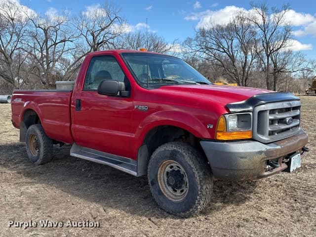 Image of Ford F-250 equipment image 2