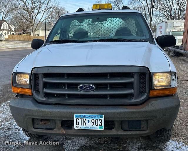 Image of Ford F-250 equipment image 1