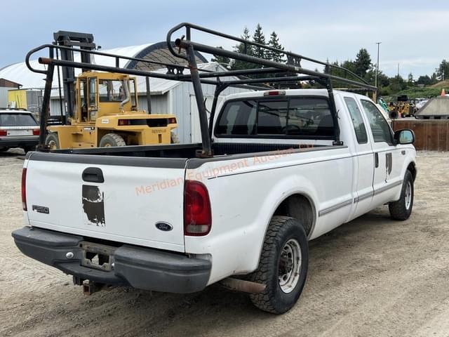Image of Ford F-250 equipment image 4