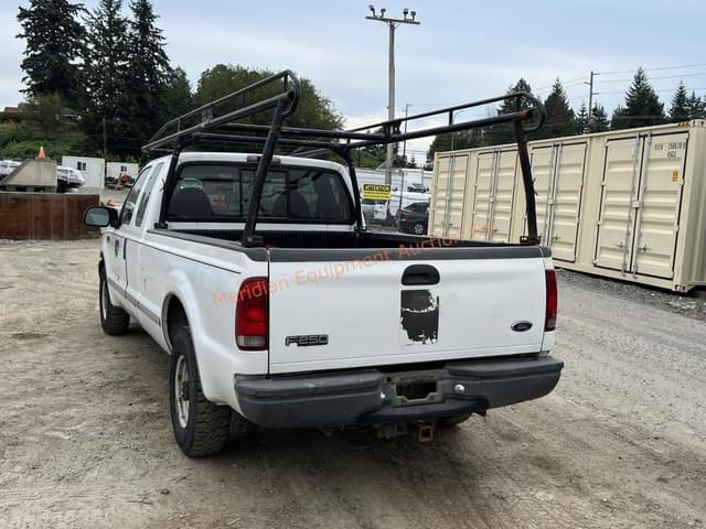 Image of Ford F-250 equipment image 2
