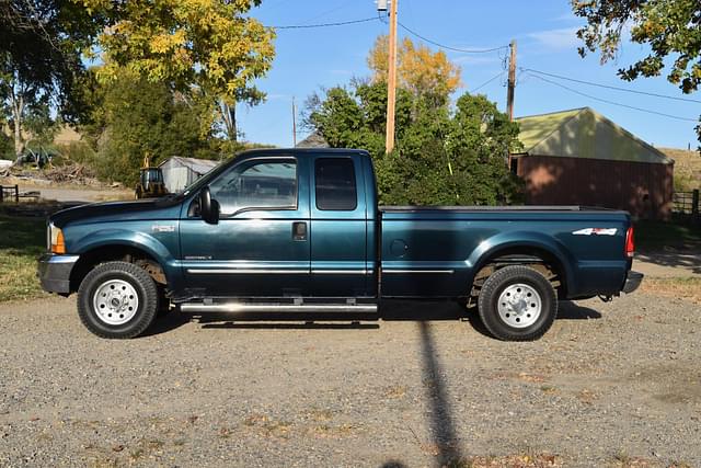 Image of Ford F-250 equipment image 2