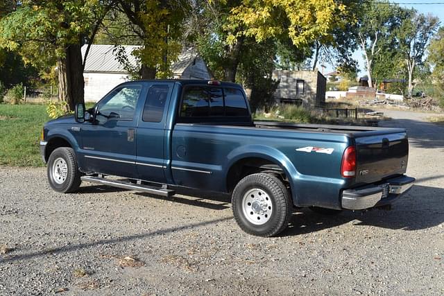 Image of Ford F-250 equipment image 3