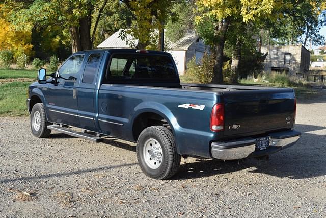 Image of Ford F-250 equipment image 4