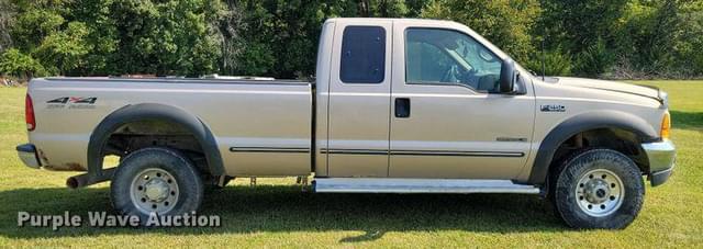 Image of Ford F-250 equipment image 3