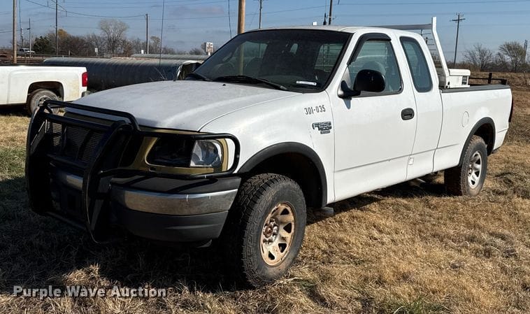 1999 Ford F-250 Equipment Image0