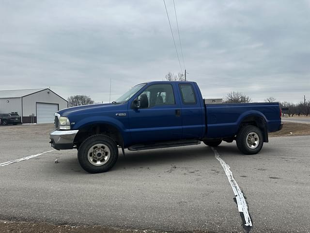 Image of Ford F-250 equipment image 2