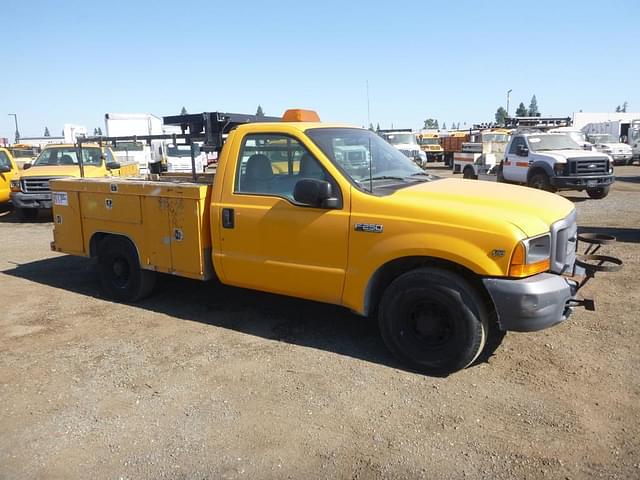 Image of Ford F-250 equipment image 1