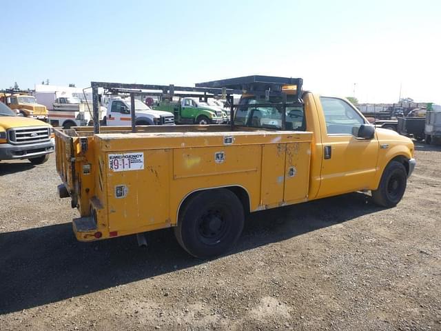 Image of Ford F-250 equipment image 2