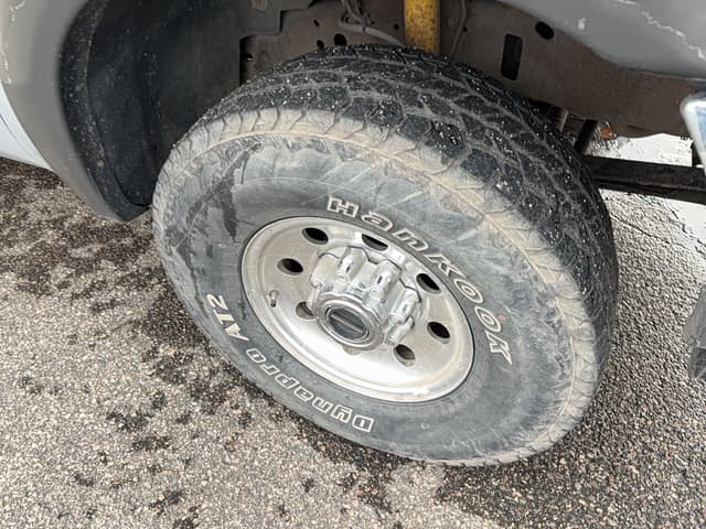 Image of Ford F-250 equipment image 3