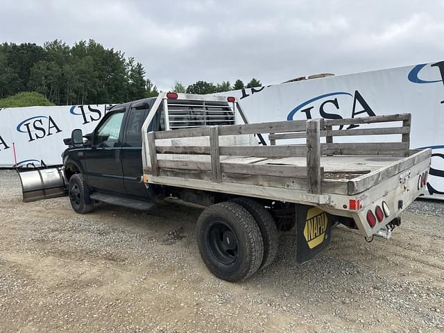 Image of Ford F-350 equipment image 2