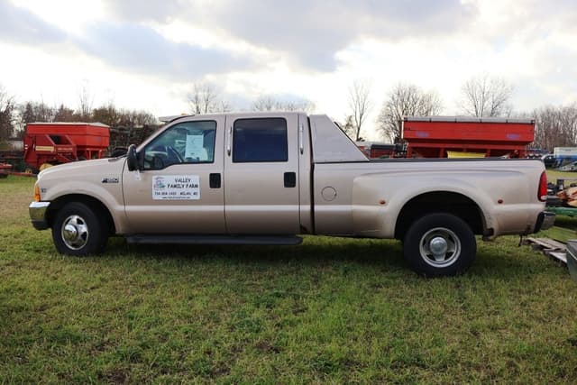 Image of Ford F-350 equipment image 4