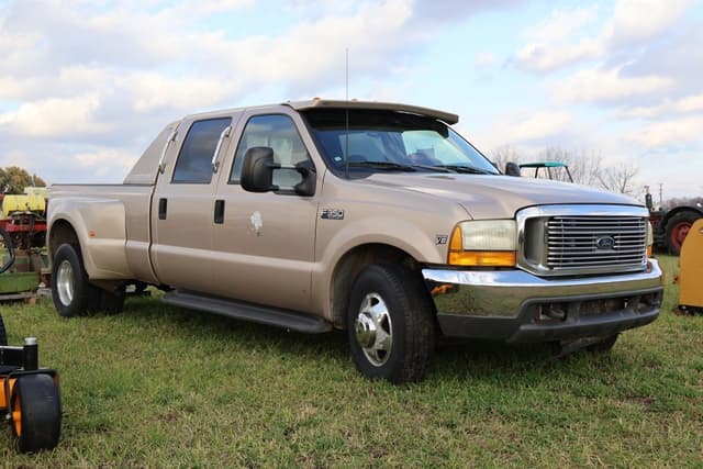 Image of Ford F-350 equipment image 1