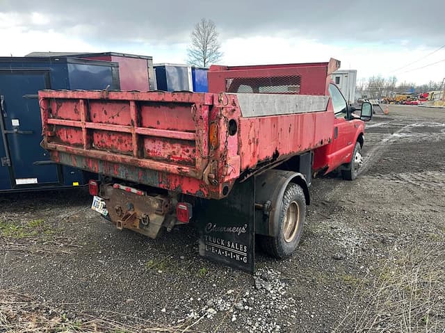 Image of Ford F-350 equipment image 4