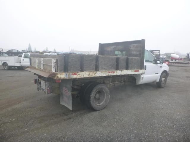 Image of Ford F-350 equipment image 2